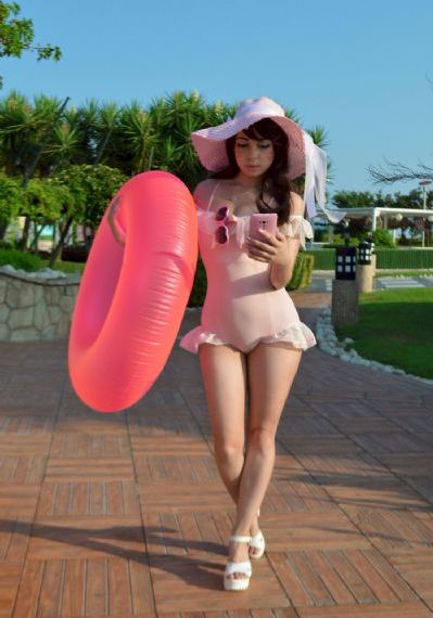 变成黑皮辣妹后