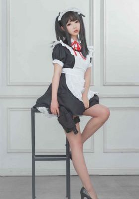 大象席地而坐